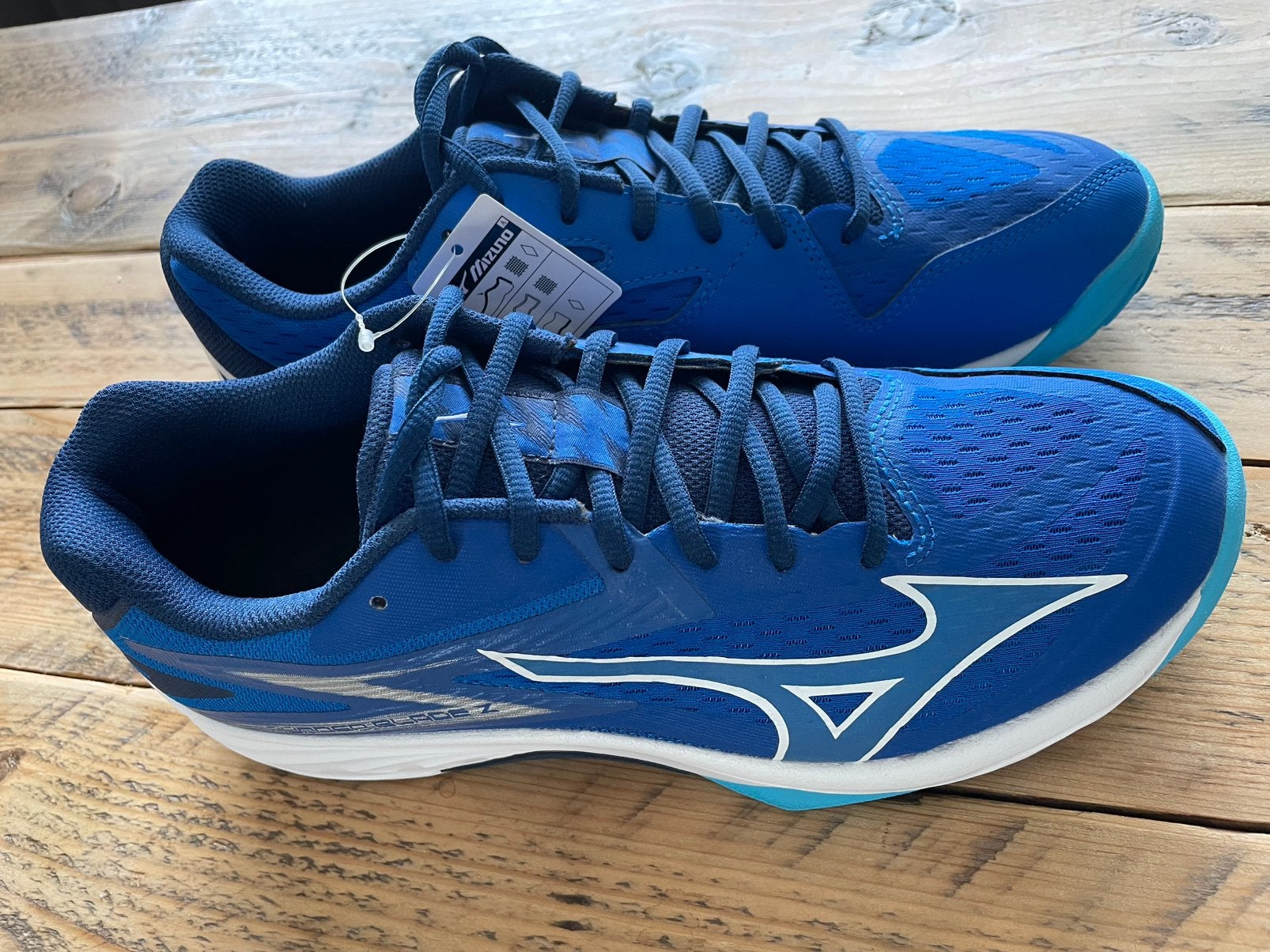 Nieuwe sportschoenen van het merk Mizuno, maat 42, Ophalen of Verzenden, Nieuw, Schoenen
