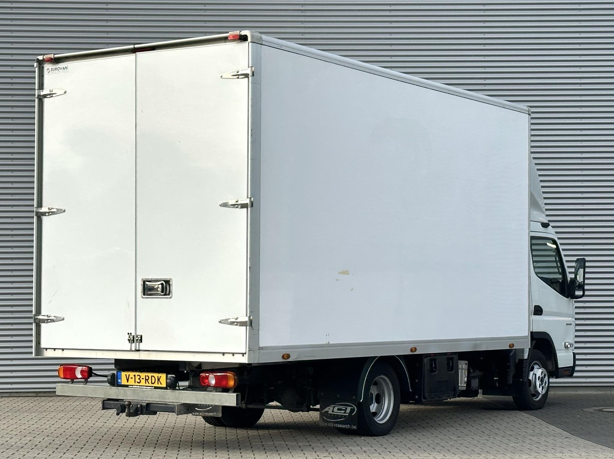 FUSO Canter 3C15 3.0 DI 340 bakwagen met deuren airco|trekha, Gebruikt, Euro 6, 4 cilinders, 150 pk