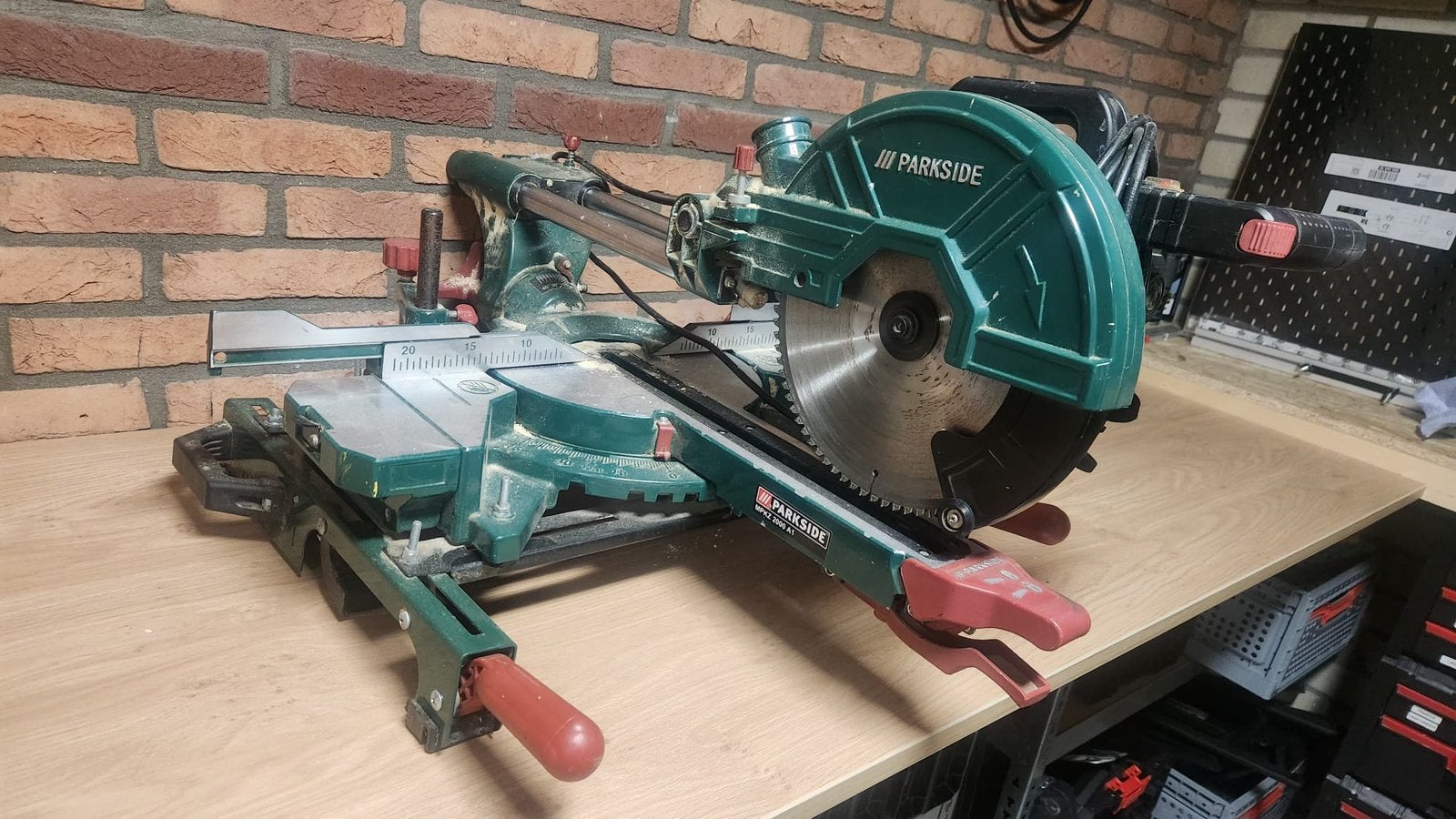Parkside afkort-/verstekzaag + universeel machineframe, Doe-het-zelf en Verbouw, Ophalen, Gebruikt, 70 mm of meer, Afkortzaag