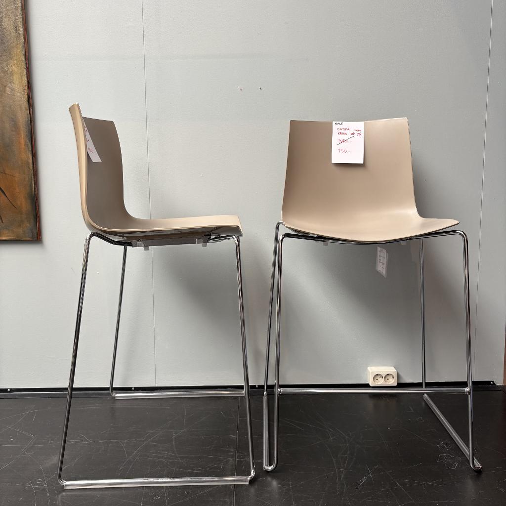Arper Catifa 46, Set van 2 (nieuwprijs samen= €724,-), Ophalen, Doetinchem, Met voetsteun, Arper