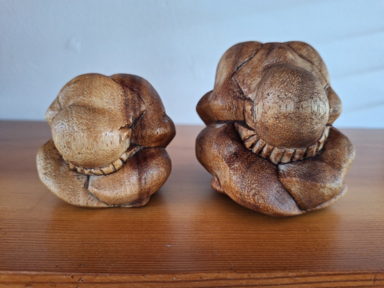 2 x yogiman, Orang malu, huilende boedha, hout, Ophalen of Verzenden, Zo goed als nieuw