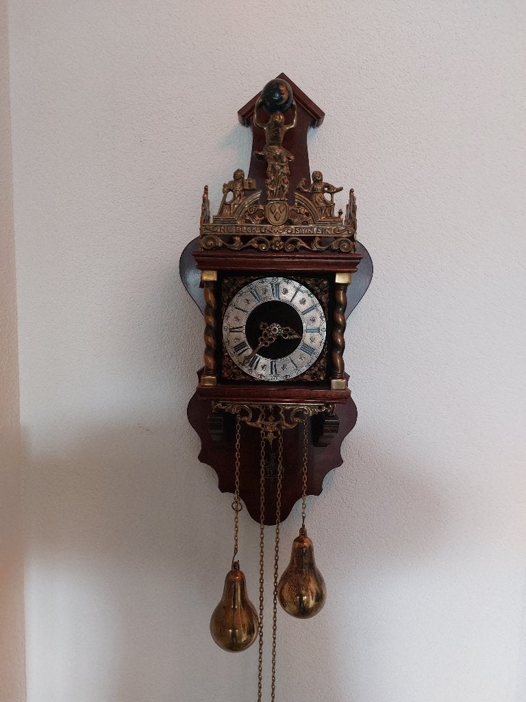 Zaanse klok met slagwerk, Ophalen