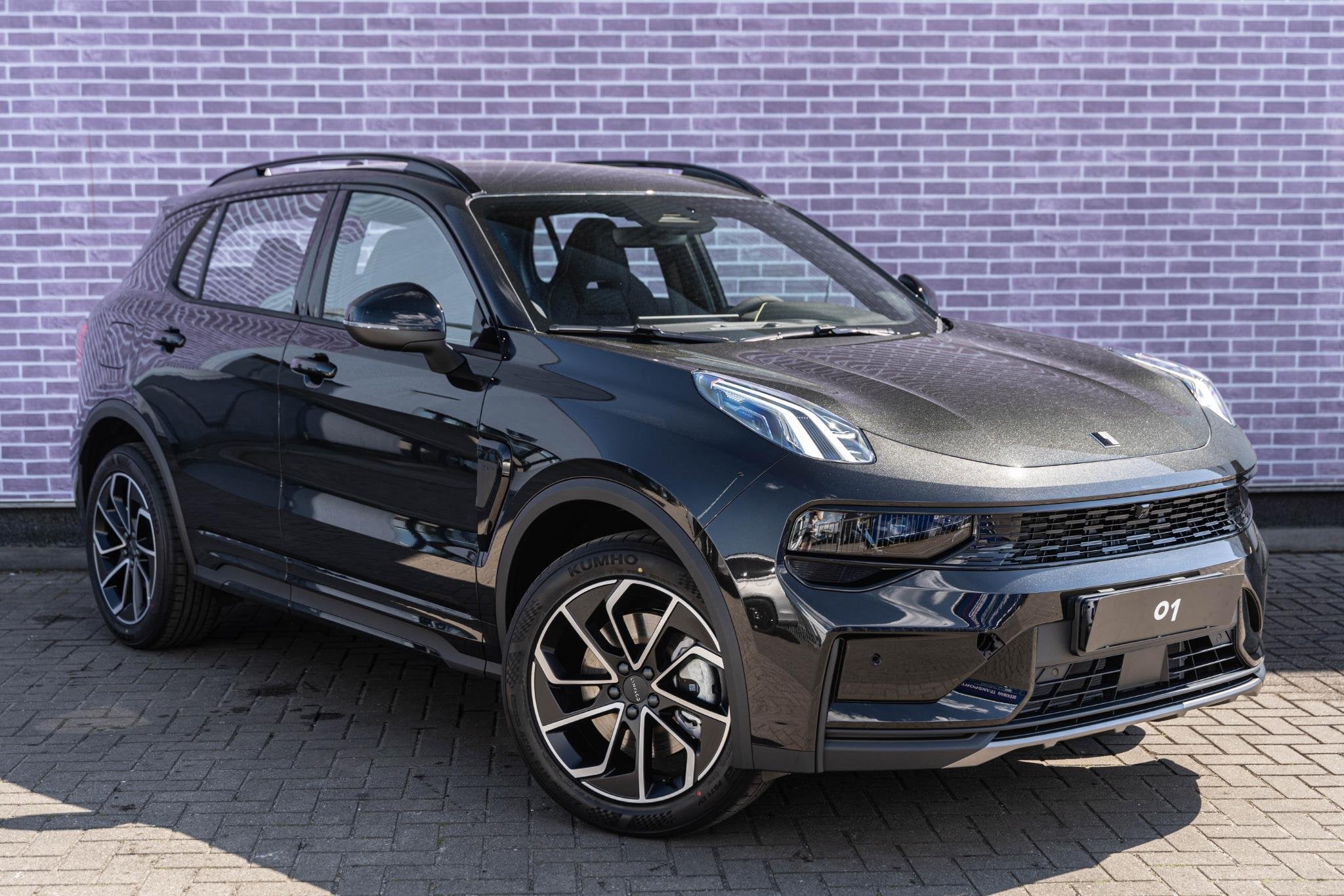 Lynk & Co 01 1.5 Core | Achteruitrijcamera | Parkeersensoren, Auto's, Euro 6, 4 cilinders, Alcantara, Zwart