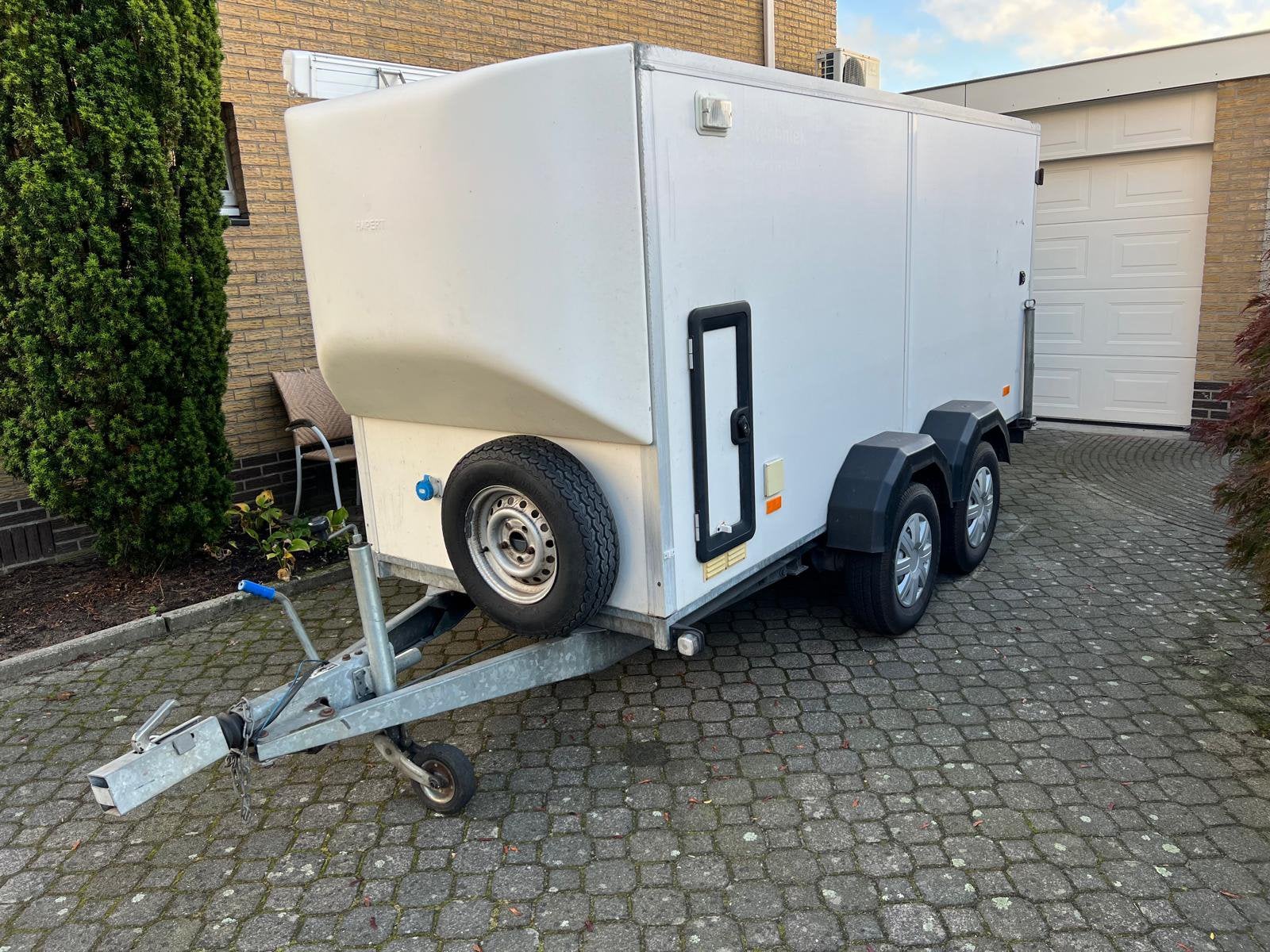 Gesloten motorsport aanhanger, Ophalen, Gebruikt, Info@vosautotechniek.nl, 7471 GG