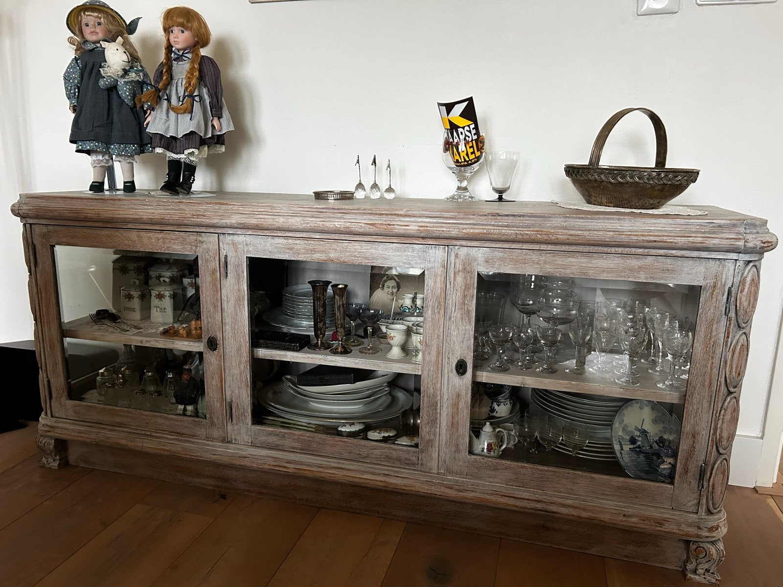 Houten dressoir met glazen deuren en zijwanden, Huis en Inrichting, Ophalen, Gebruikt, 100 tot 150 cm, 25 tot 50 cm