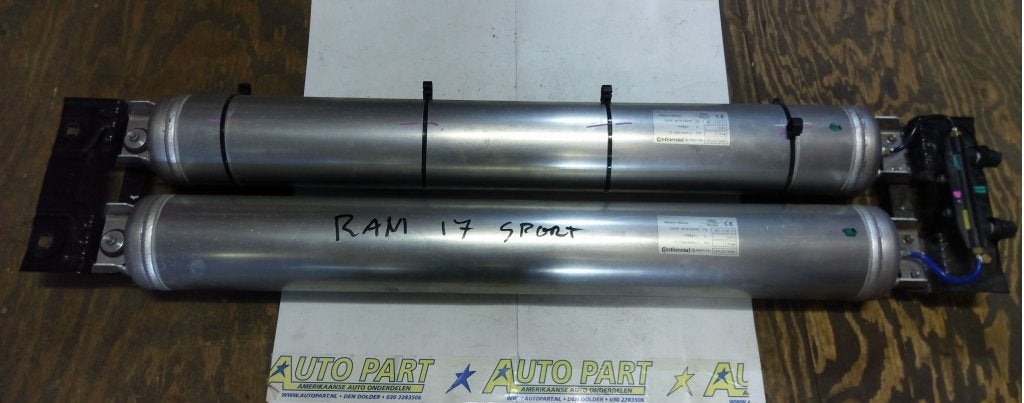 Dodge Ram 1500 2013-2017 air ride suspension tank, Gebruikt, PO Box 21-8004 | Auburn Hills, MI 48321-8004, Ophalen of Verzenden