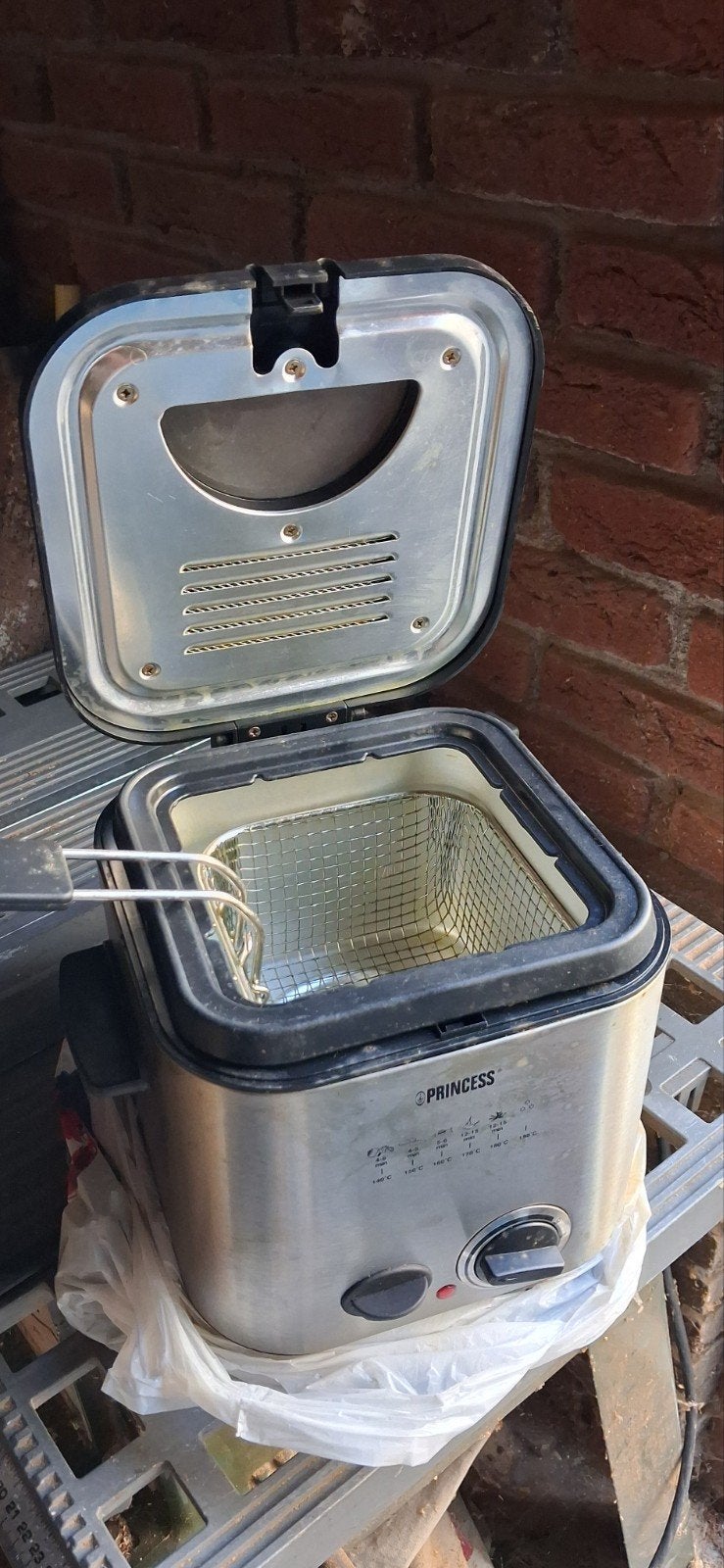 Princess miniFriteuse - Compact en Gebruiksvriendelijk, 2 tot 3 liter, Ophalen of Verzenden, Gebruikt, Uitneembare binnenpan