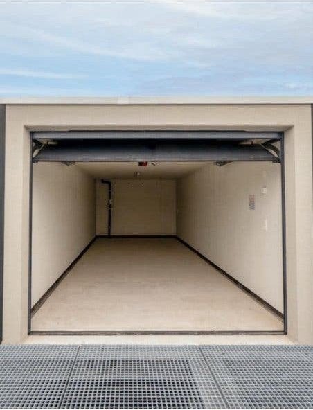 TE HUUR: NIEUWE! Garagebox / Opslagruimte 26m² Ridderkerk!, Rotterdam