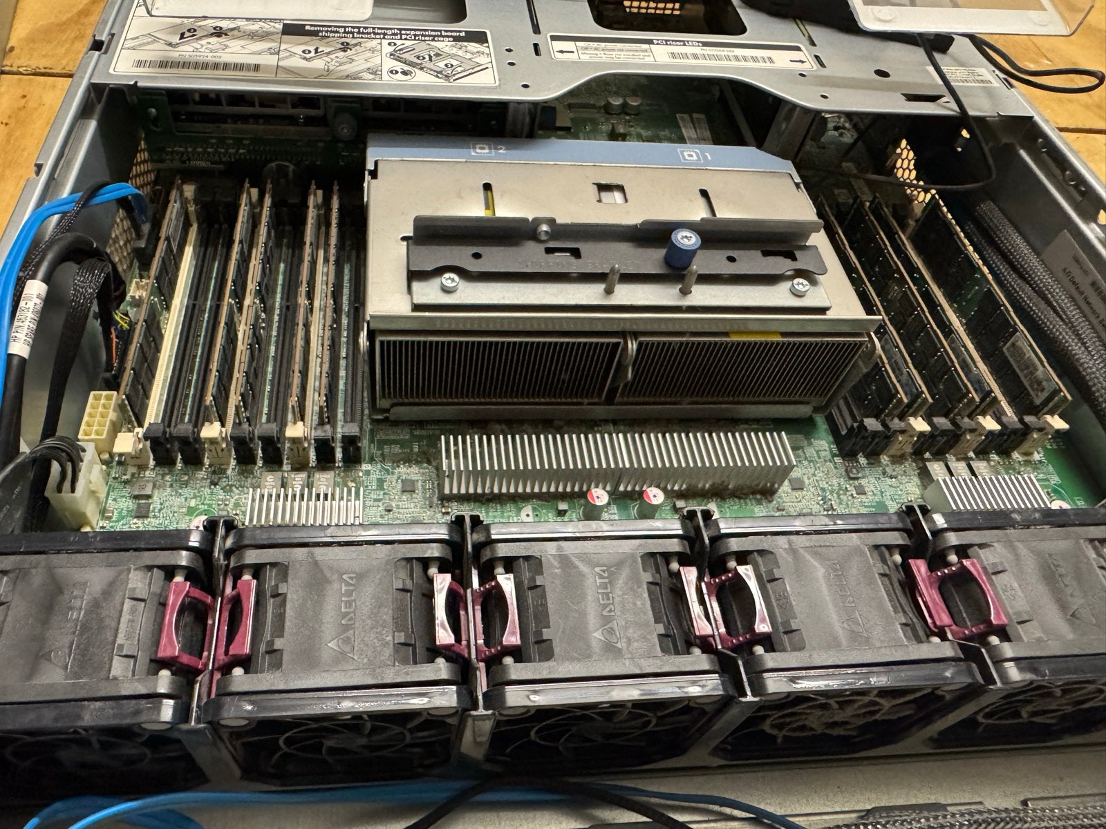 HP ProLiant DL380 G7 Server - Krachtige Rack Server, Ophalen, Gebruikt, 2 tot 3 Ghz, Hot swappable onderdelen