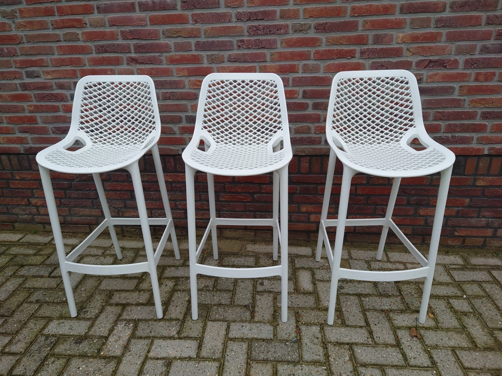 3 witte kunststof barkrukken model Air, Ophalen, Kunststof, 60 tot 90 cm