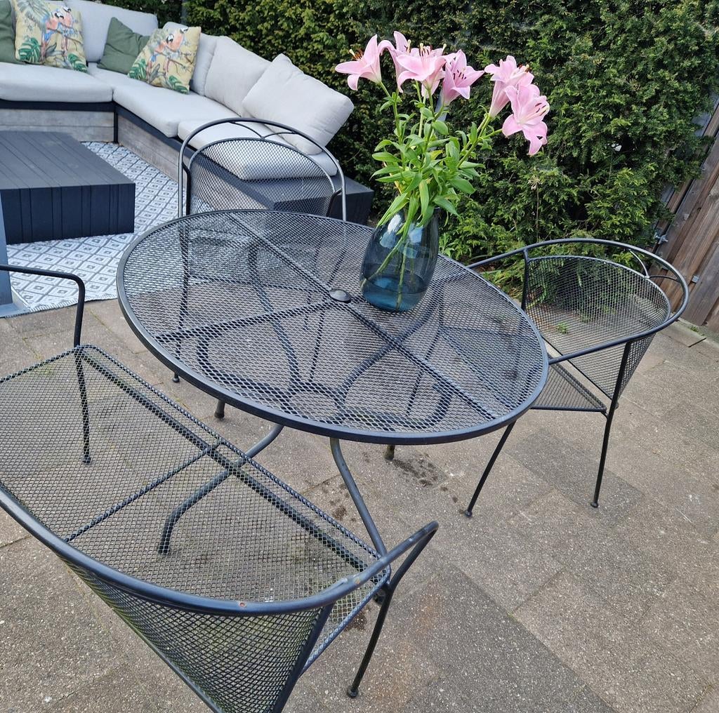 Zwarte metalen tuinset met tafel, tafel, 2 stoelen en bankje, Ophalen, 4 zitplaatsen, Gebruikt, Bank