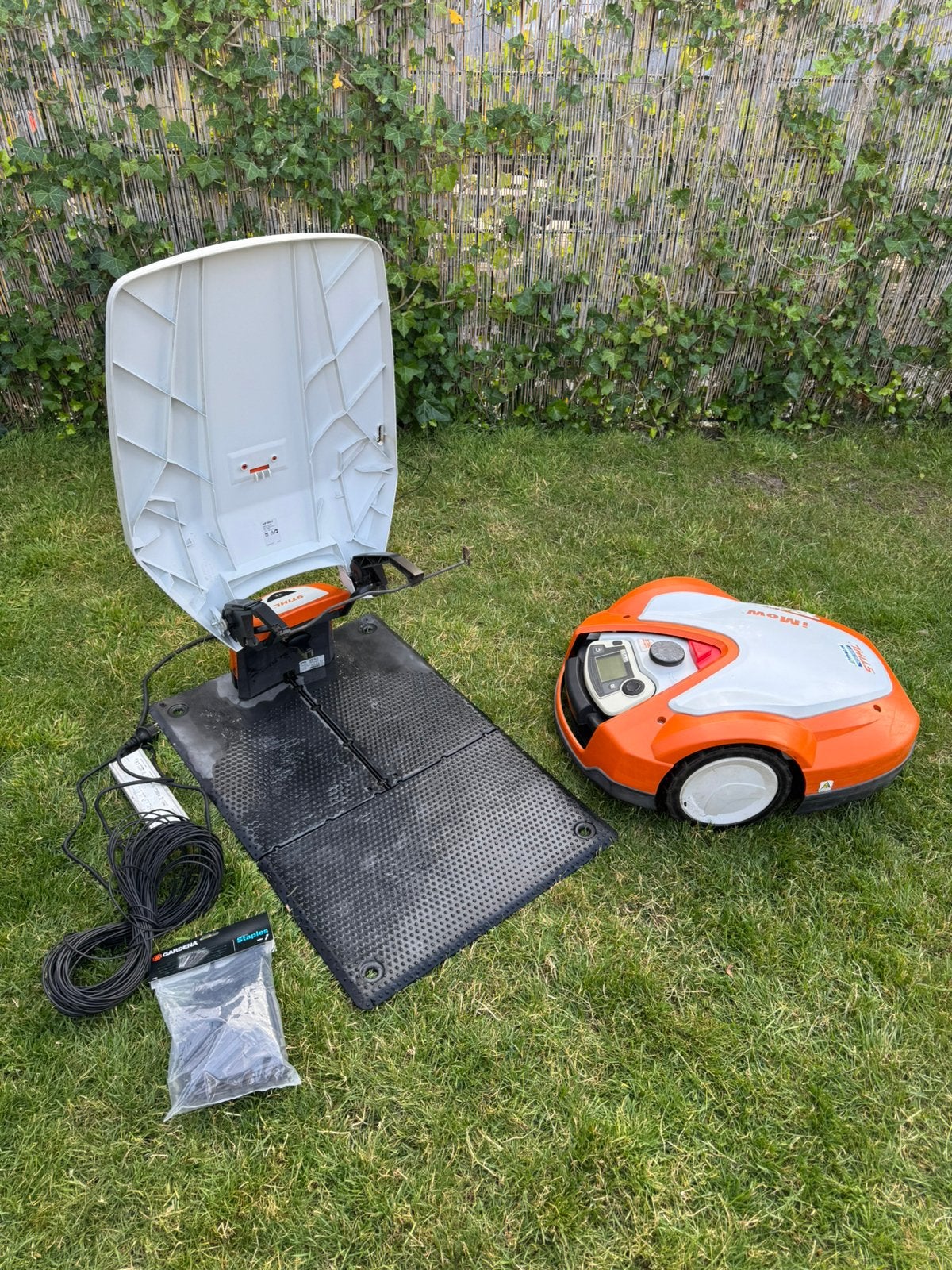Stihl RMI 632 PC robot grasmaaier , robotmaaier, Ophalen, Zo goed als nieuw, Meer dan 25 cm, Bestuurbaar via app