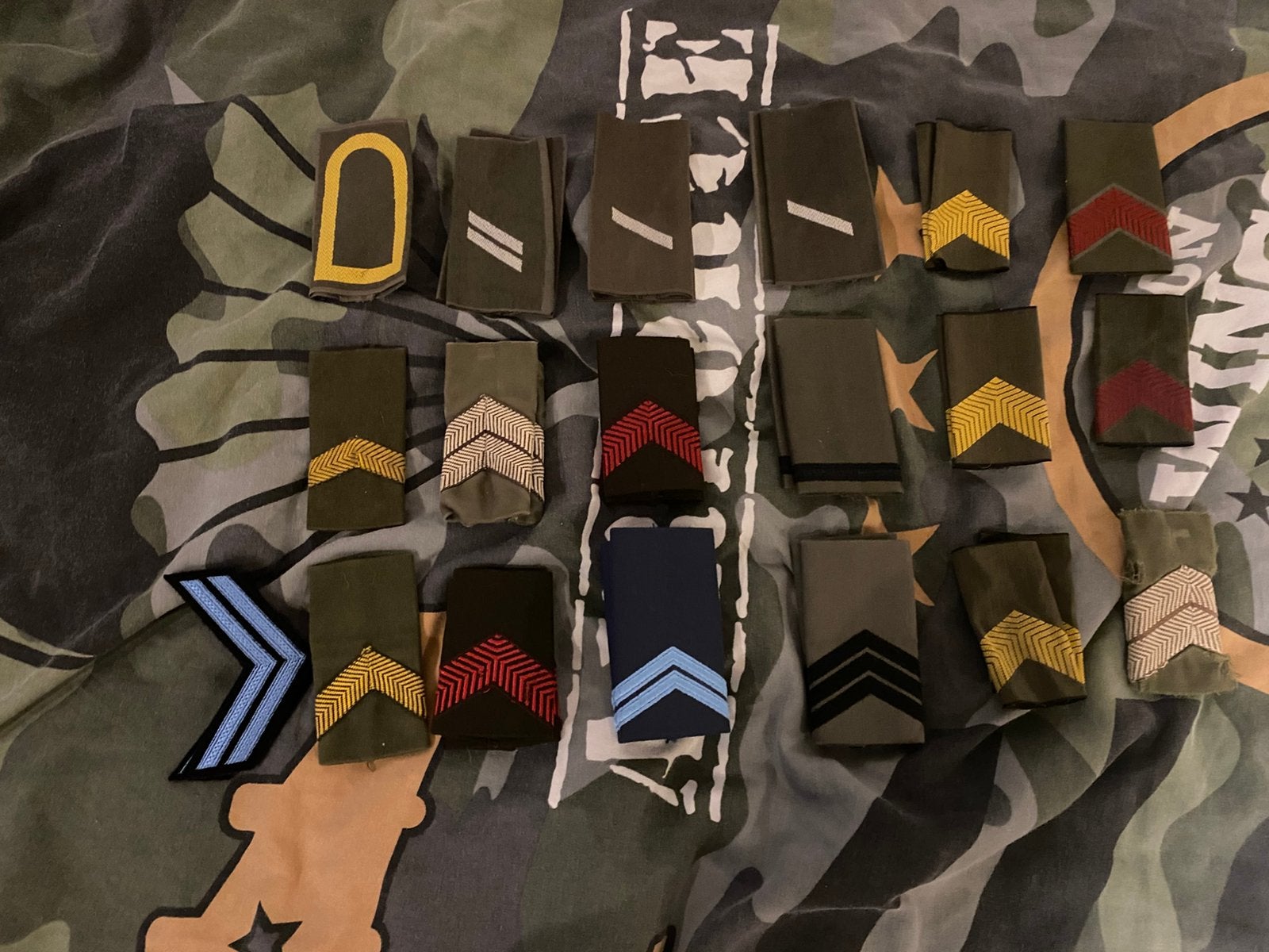 Nederlandse & duitse rangen, Verzamelen, Militaria | Algemeen, Ophalen of Verzenden, Landmacht, Nederland, Embleem of Badge