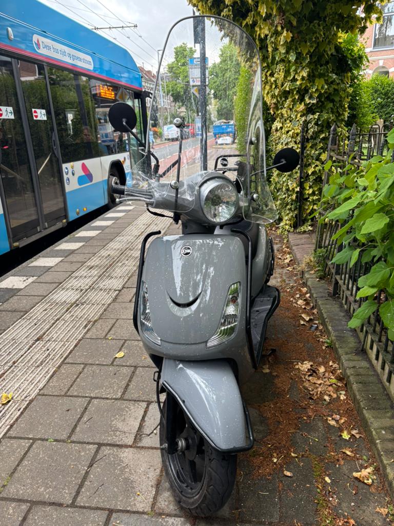 SYM FIDDLE || Geel kenteken NARDO GREY met accessoires, Fietsen en Brommers, Scooters | SYM, Zo goed als nieuw, Fiddle, Maximaal 45 km/u