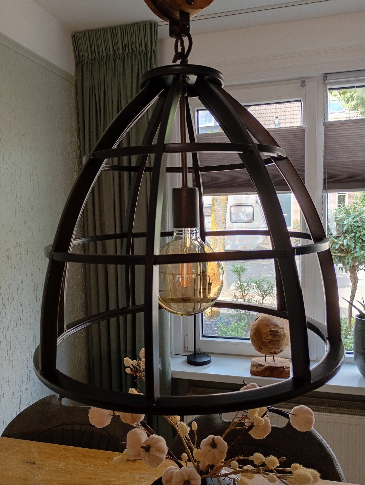 Zwarte stalen hanglamp met houten katrol - Ø 47 cm, Huis en Inrichting, Ophalen, E27 (groot), Zo goed als nieuw, Industrieel
