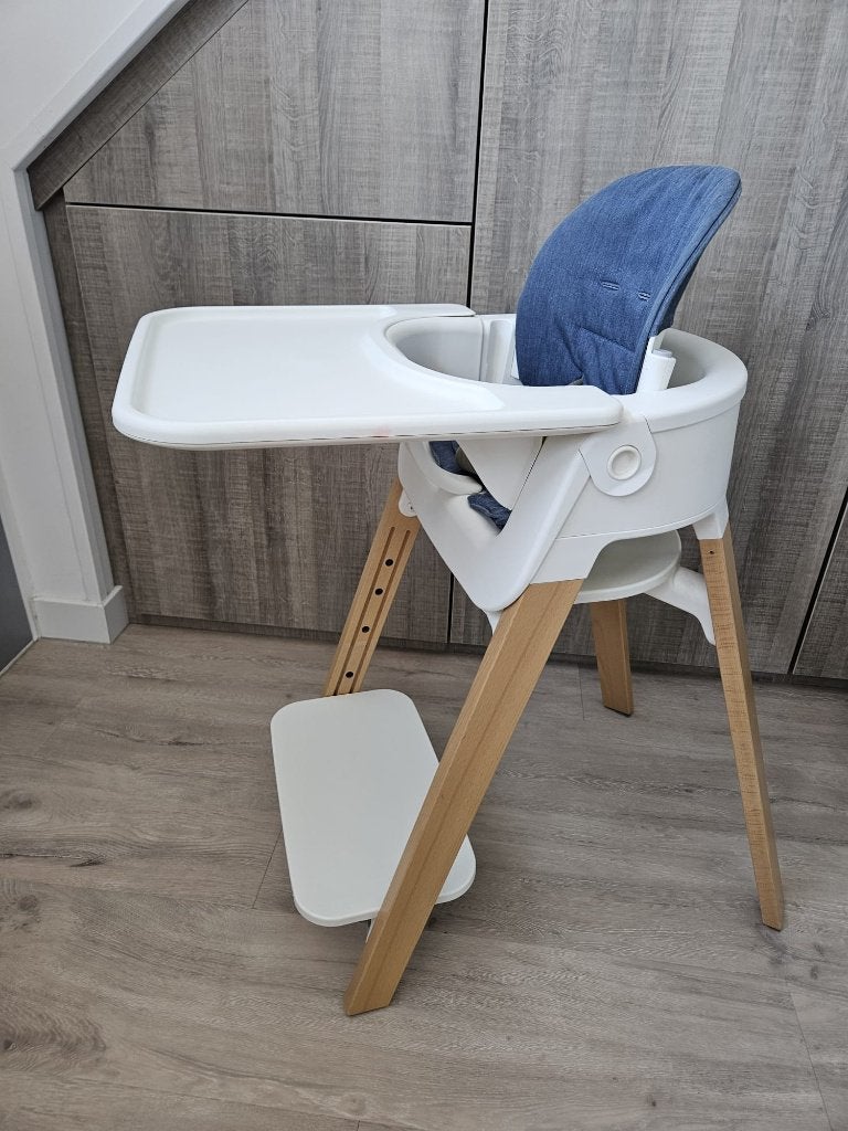 Stokke Steps Stoel Complete Set Babyset en Tray wit Natural, Ophalen, Zo goed als nieuw, Meegroeistoel, Afneembaar eetblad