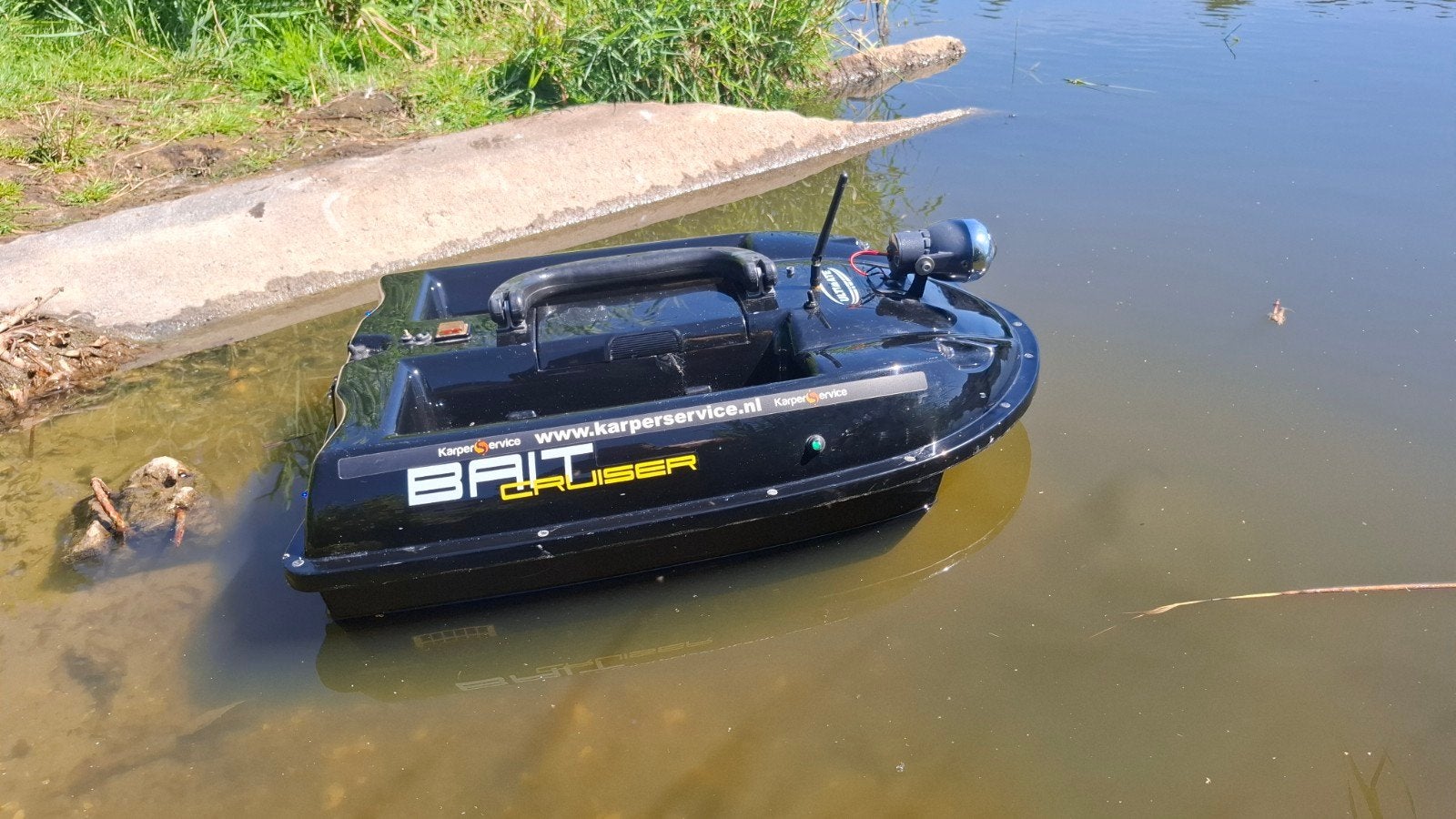Voerboot Bait Cruiser Ultimate + Fishfinder en afstandsbedi, Watersport en Boten, Hengelsport | Karpervissen, Ophalen, Gebruikt