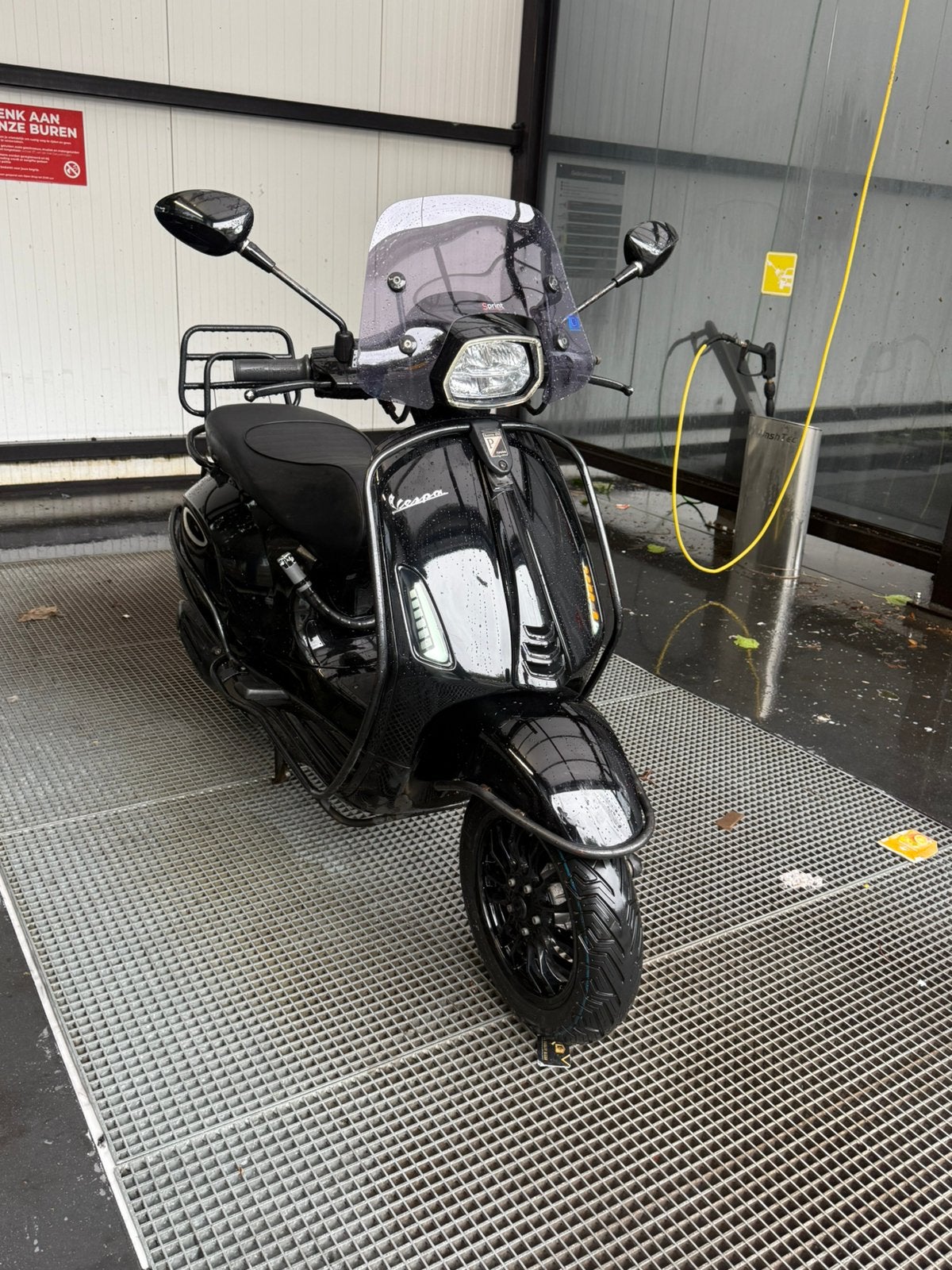 Vespa sprint eind 2021 gele kenteken, Fietsen en Brommers, Scooters | Vespa, Ophalen, Zo goed als nieuw, Benzine