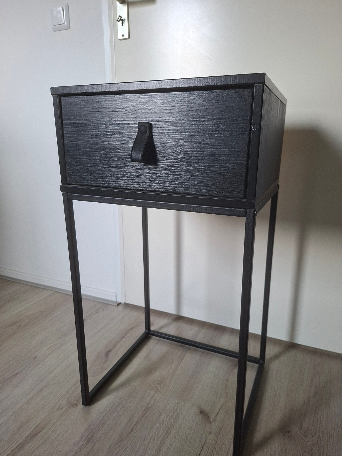 2 x Zola Nachtkastje Zwart met lade, Huis en Inrichting, Ophalen, 50 tot 100 cm, Vierkant, Zo goed als nieuw