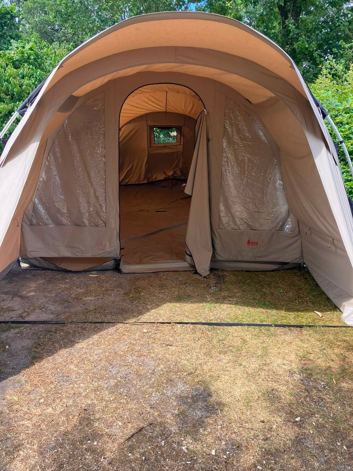 Redwood tent met 2 slaapcabines, Ophalen, Tot en met 4