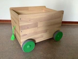 Ikea houten speelgoedkist speelgoedopberger kist op wielen, Ophalen, Zo goed als nieuw, Duw- of Trekspeelgoed