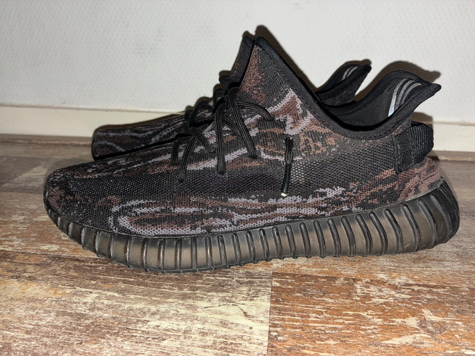 Yeezy Boost 350 V2 MX Rock, Kleding | Heren, Ophalen of Verzenden, Zo goed als nieuw, Zwart
