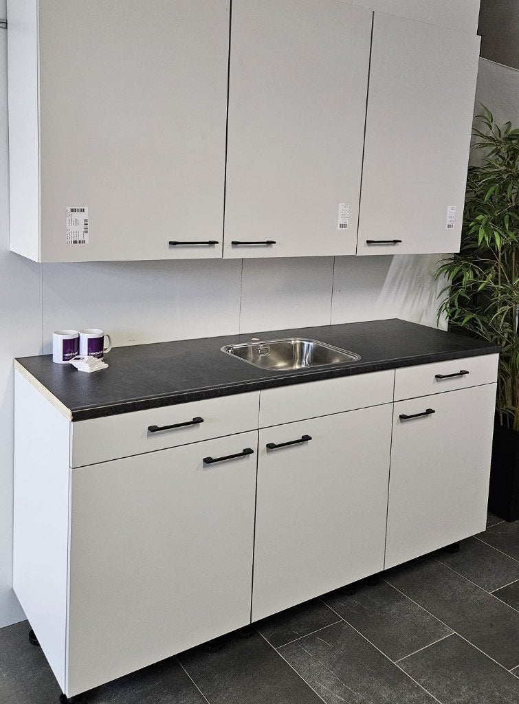 Bruynzeel Keuken Kristal Grijs 180cm – Nieuw compleet €1.395, Enkelwandige keuken, Zo goed als nieuw, Kunststof, Grijs