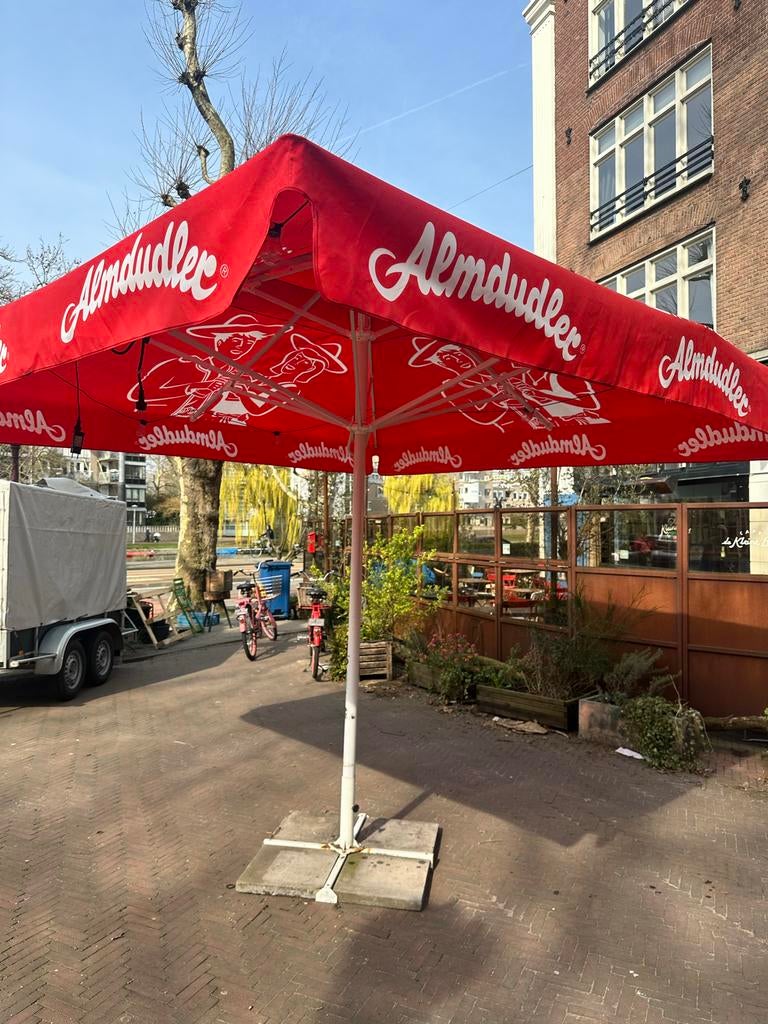 Grote Almdudler Horeca Parasols 4x4m met Voet en Tegels, Ophalen, Gebruikt, Meer dan 4 meter, Stokparasol