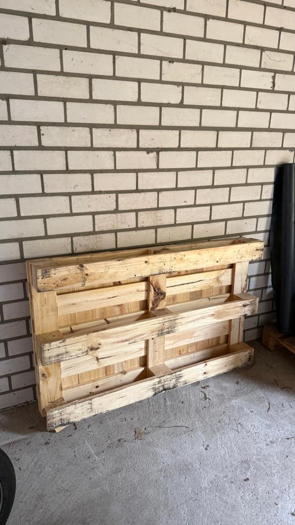 Twee houten pallets - gratis ophalen, Doe-het-zelf en Verbouw, Hout en Planken, Ophalen, Gebruikt, Pallet, Minder dan 200 cm