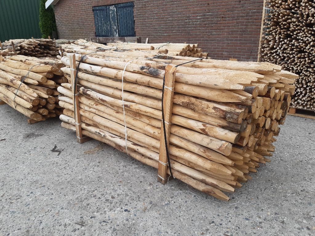 Kastanjehouten palen, heiningpalen, 300cm lang , 10/12cm dik, Tuin en Terras, Palen, Balken en Planken, Ophalen, Nieuw, 250 cm of meer