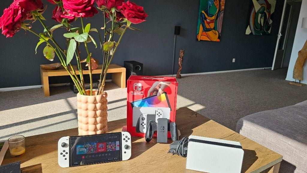 SWITCH 1 OLED WIT 64GB (in uitstekende staat)