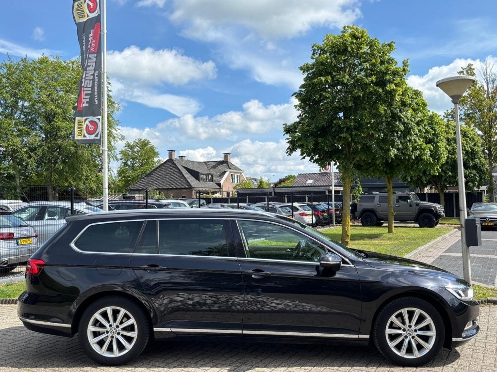 Volkswagen Passat Variant 1.6 TDI Highline DSG Automaat 2016, Auto's, Gebruikt, Euro 6, 4 cilinders, Zwart