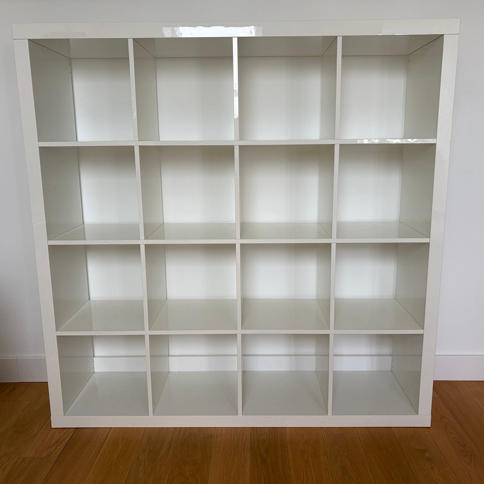 IKEA KALLAX 4x4 High-Gloss White Shelving – 147 cm, Huis en Inrichting, Ophalen, Met plank(en), Gebruikt, 100 tot 150 cm