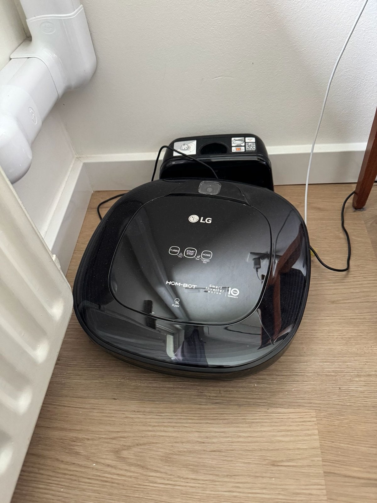 LG HOM-BOT Robotstofzuiger - Zwart, Zo goed als nieuw, Witgoed en Apparatuur, Stofzuigers, Ophalen of Verzenden, Zo goed als nieuw