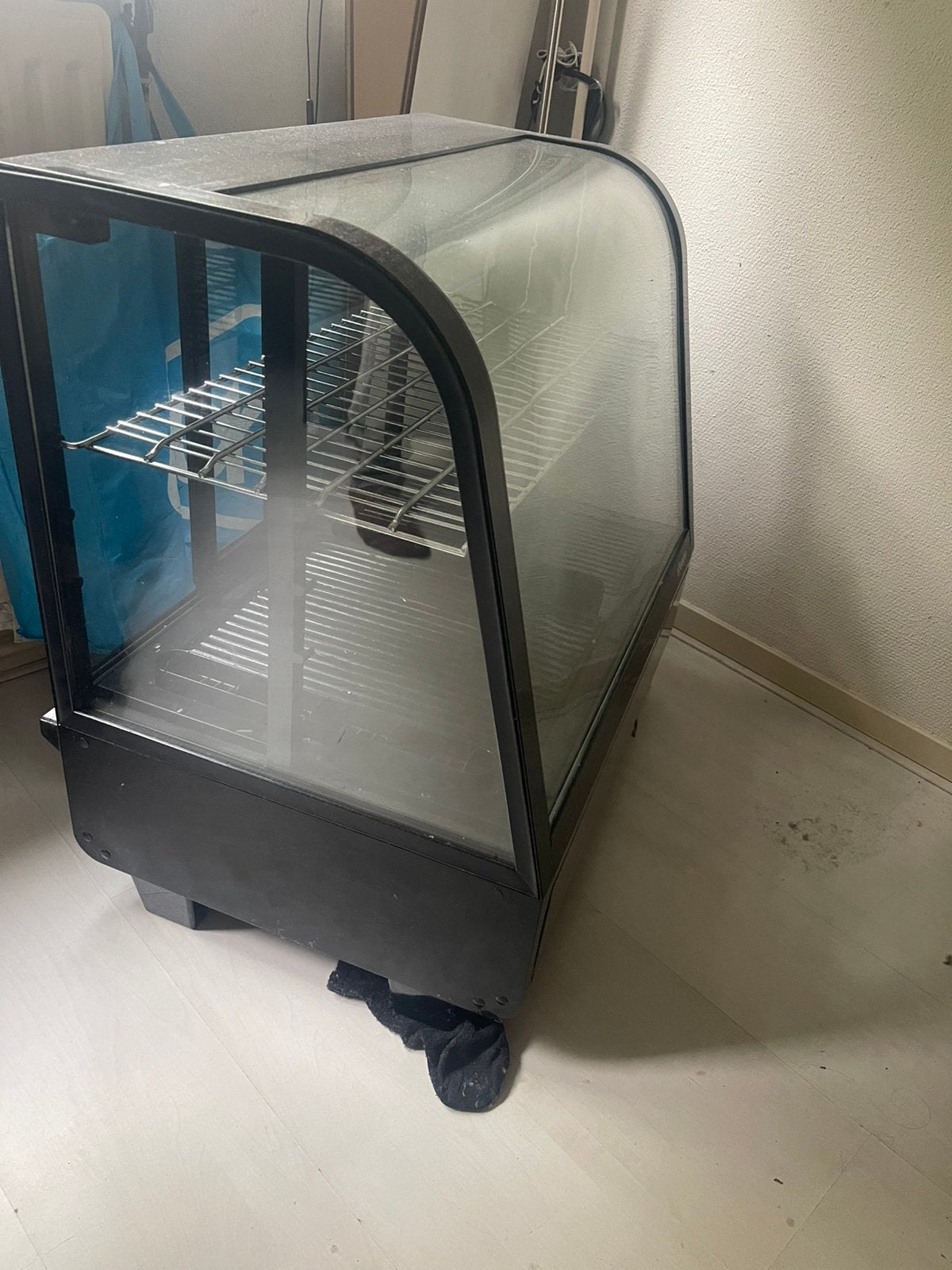 Koel vitrine / koelkast, Ophalen, Zonder vriesvak, 200 liter of meer, 160 cm of meer