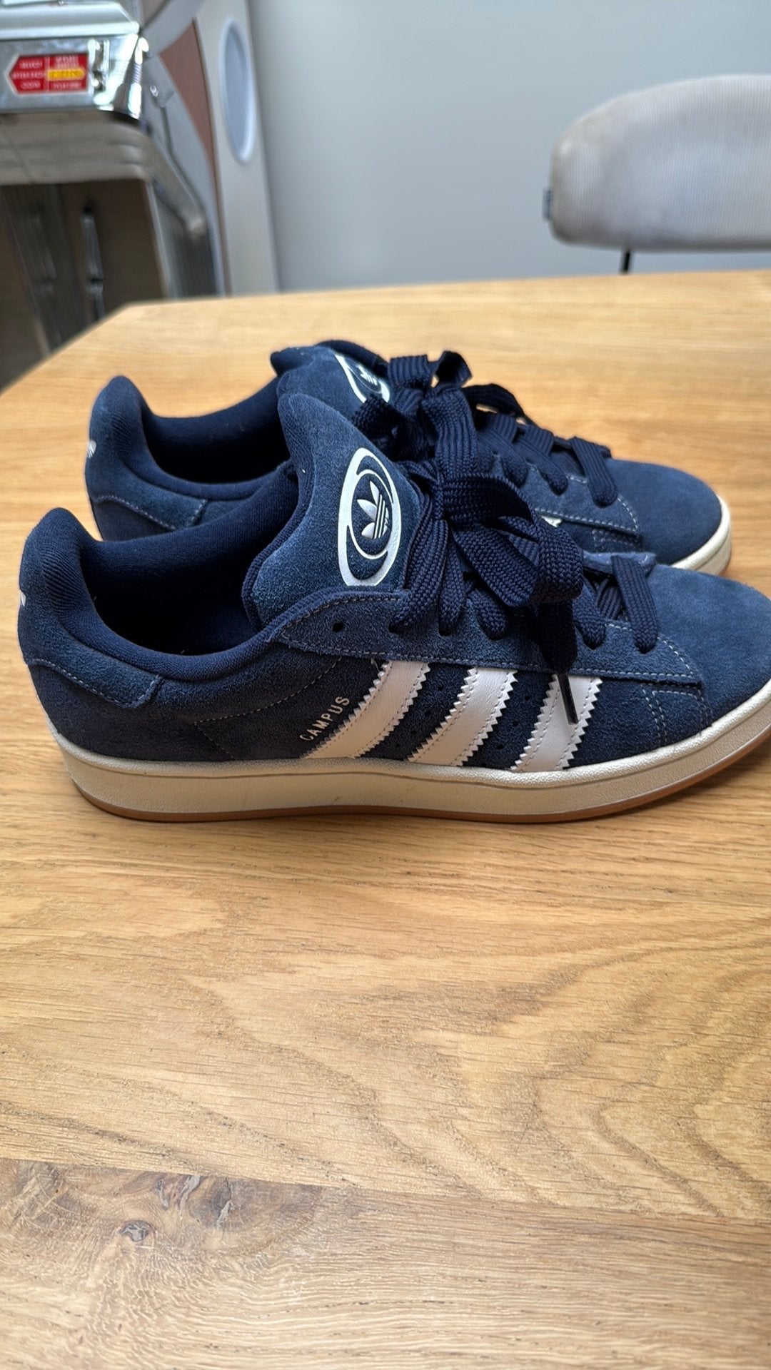 Te koop splinternieuwe Adidas sneakers maat 44 2/3, Kleding | Heren, Schoenen, Blauw, Nieuw, Ophalen of Verzenden, Sneakers of Gympen