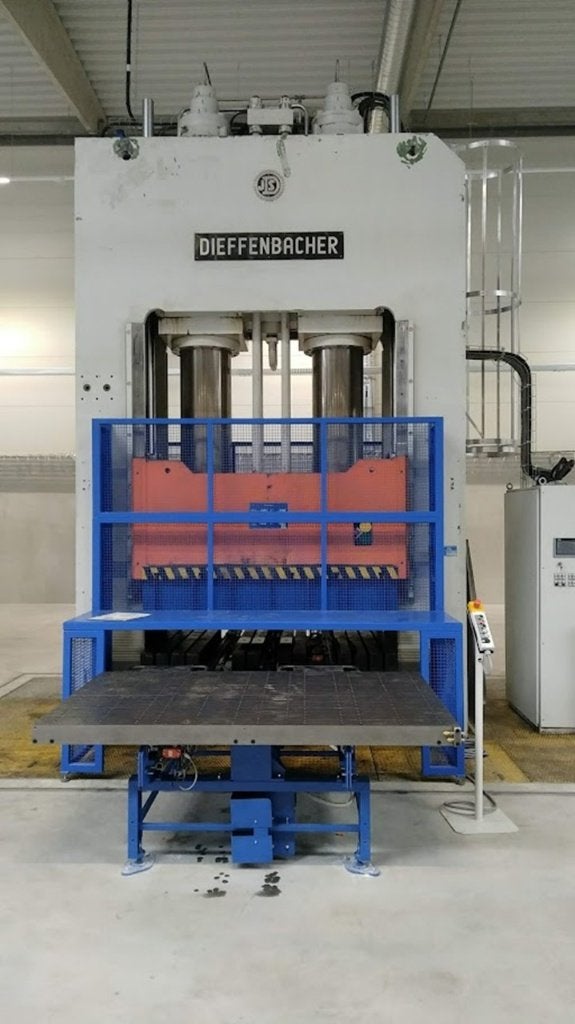 Hydraulic press Dieffenbacher PHP 800, Ophalen, Gebruikt, Metaal, Machine