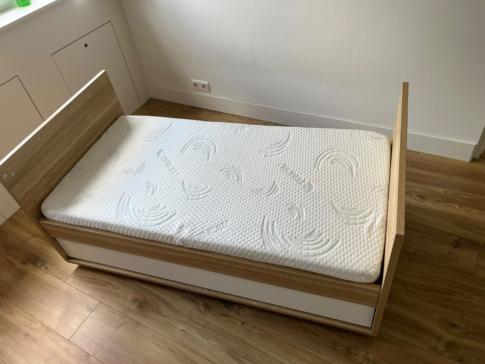 Peuterbed/Meegroeibed met of zonder spijlen, Ophalen, Gebruikt, 140 tot 160 cm, 70 tot 85 cm