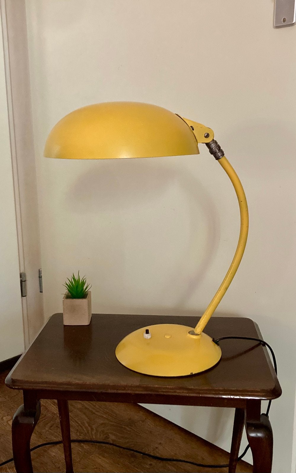 Antieke bureaulamp schemerlamp Bauhaus geel metaal., Antiek Vintage Bauhaus Mushroom Lamp, Ophalen of Verzenden, Zo goed als nieuw