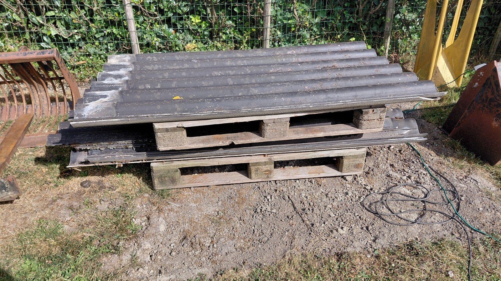 Gebruikte golfplaten voor dakbedekking of afscherming, Ophalen, Gebruikt, Zwart, 15 m² of meer