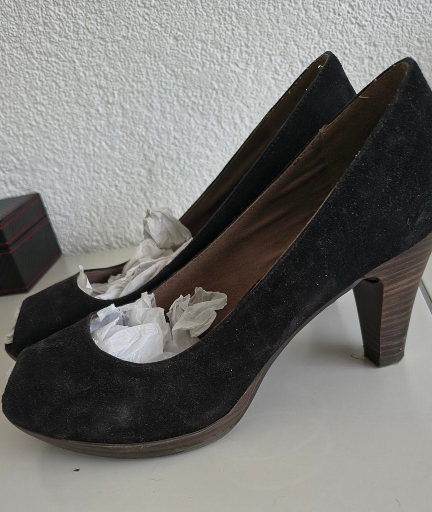 Zwarte pumps open teen maat 39, Tamaris, Zwart, Ophalen of Verzenden, Zo goed als nieuw