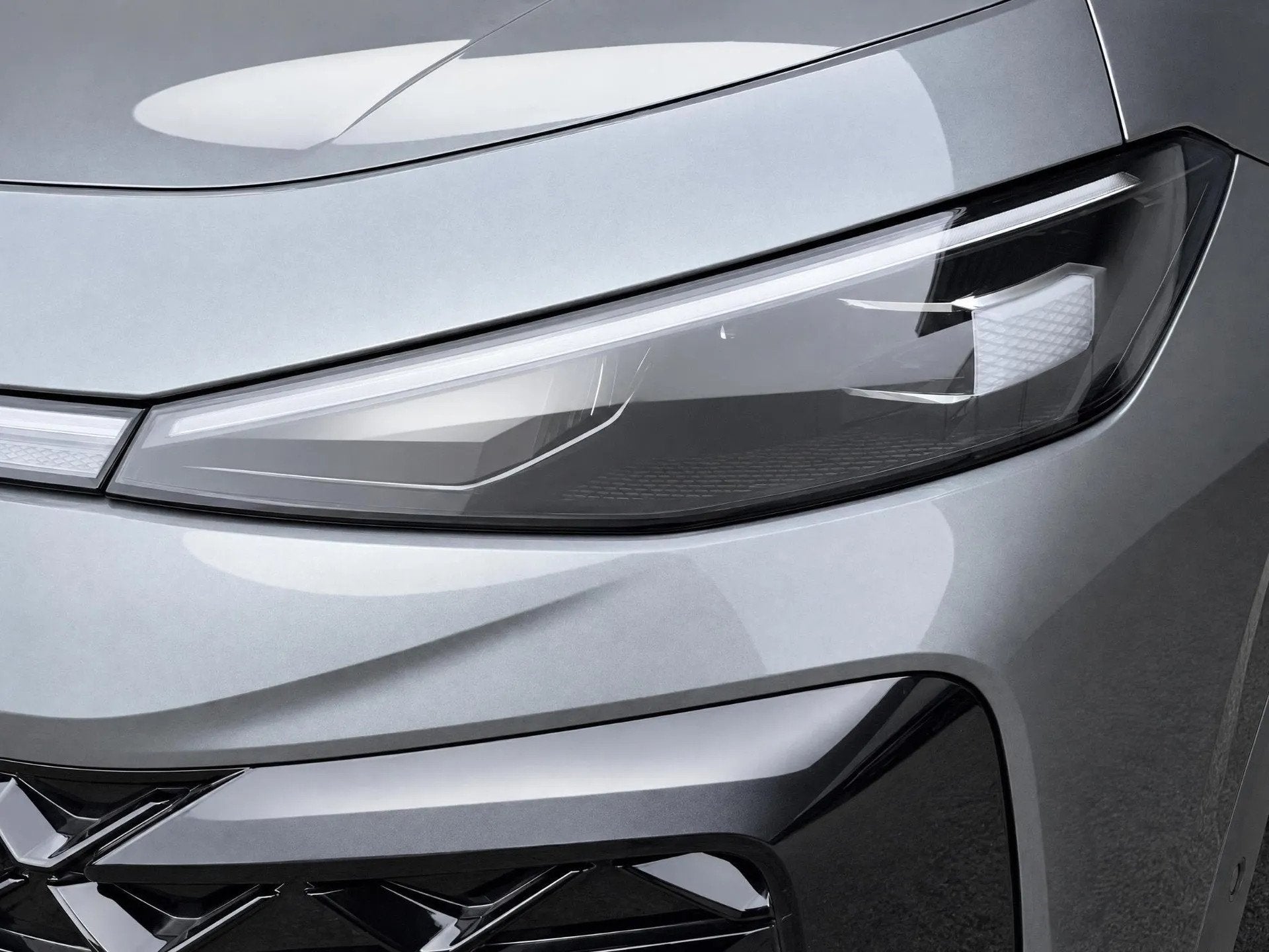 Volkswagen T-Roc 1.5 eTsi 150pk DSG R-Line First Edition, Automaat, 1374 kg, 730 kg, 150 pk