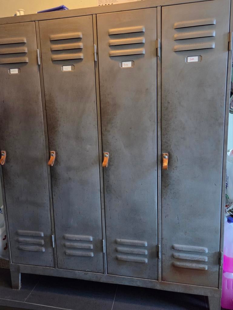 Zware ijzeren Amerikaanse lockerkast, Huis en Inrichting, Kasten | Lockerkasten, Ophalen