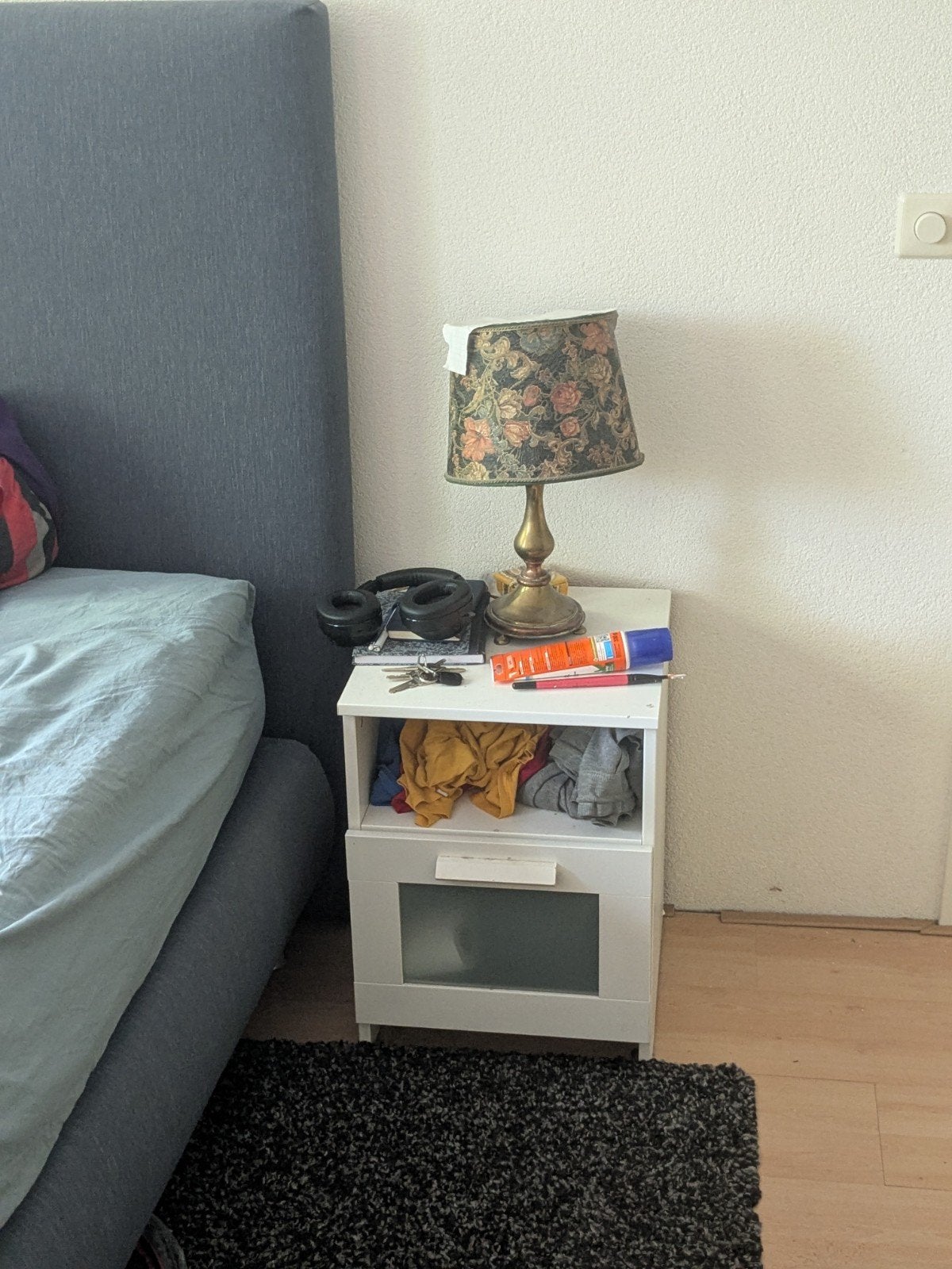 gratis ophalen nachtkastje (2 stuks), Huizen en Kamers, Kamers te huur