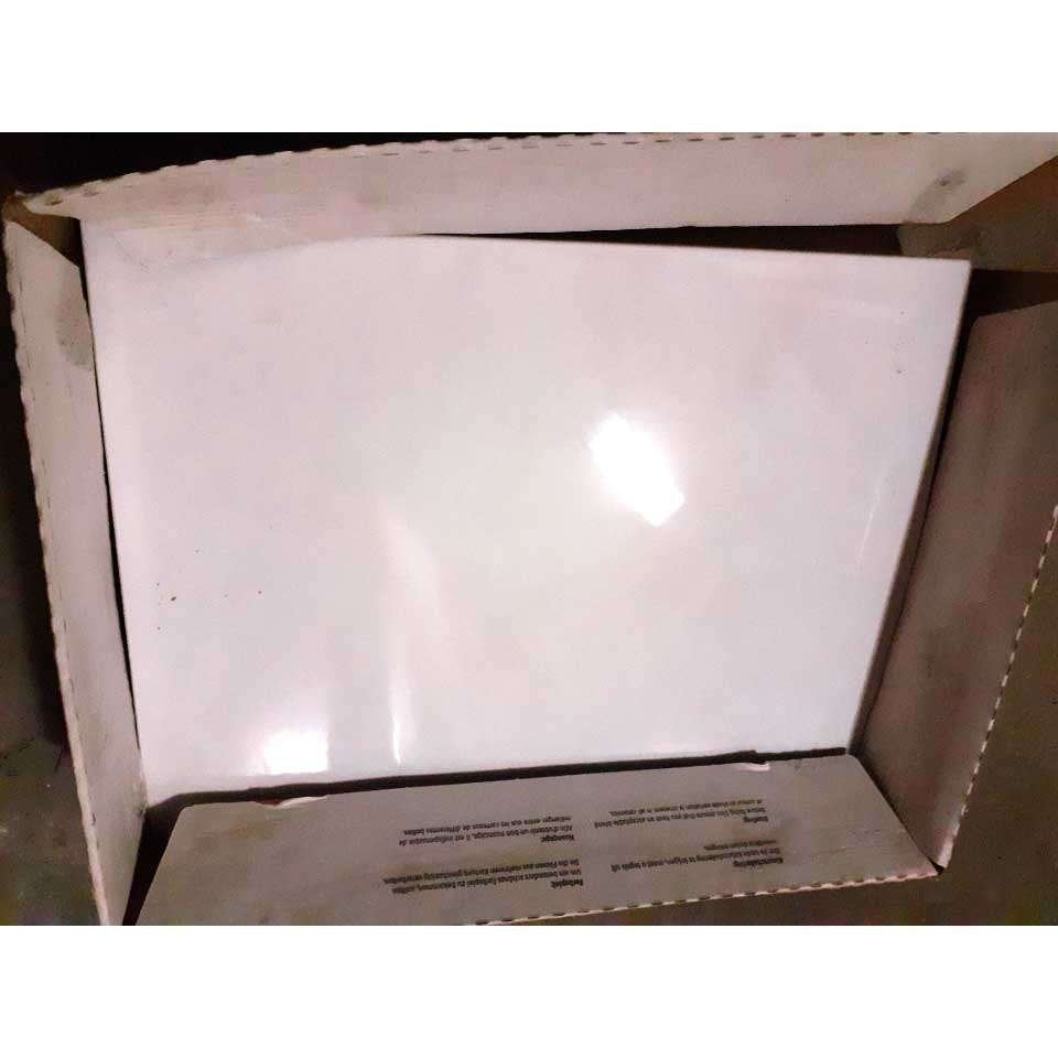 GRATIS: 18x wandtegel 33 x 25 cm wit glanzend nieuw tegel c8, Ophalen, Nieuw