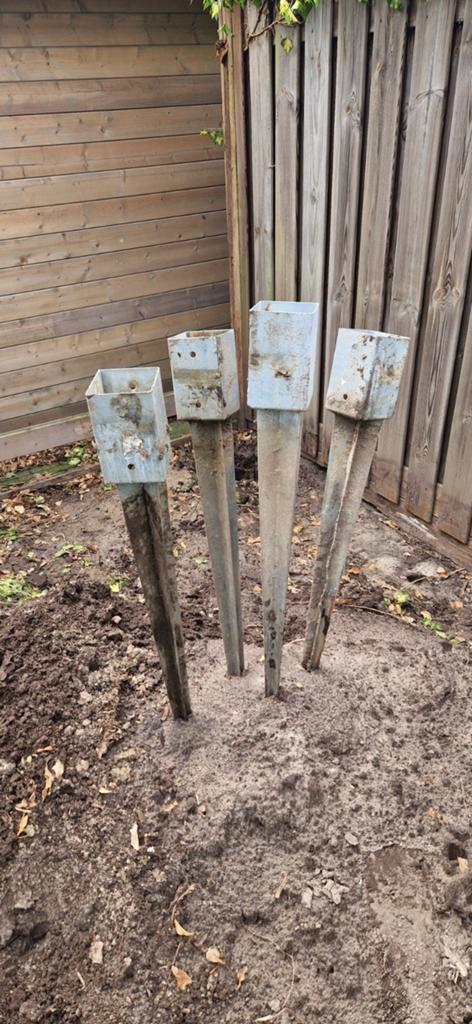 Paalhouders met pin 4x, Ophalen, Gebruikt, Palen