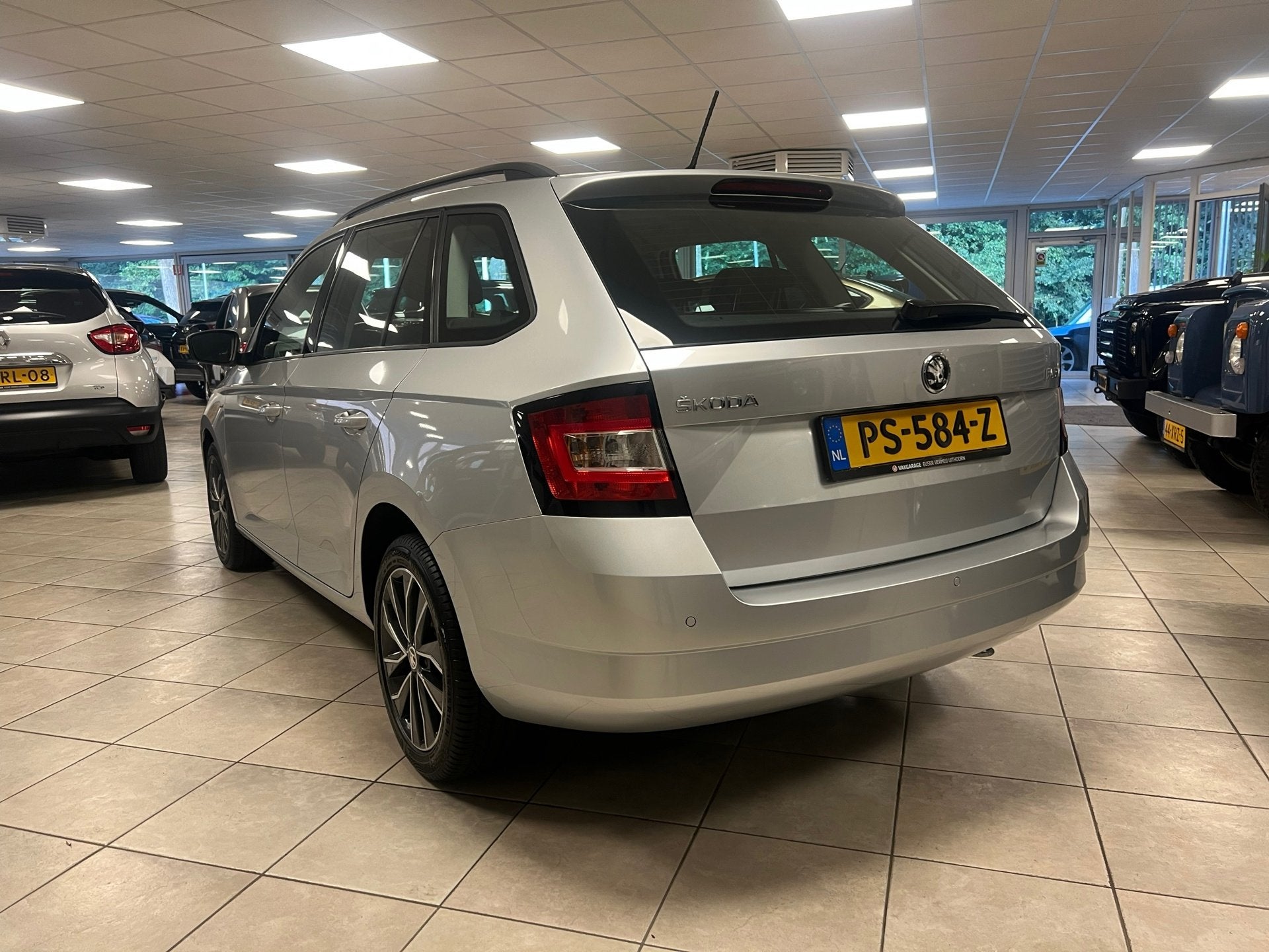 Skoda Fabia Combi 1.0 TSI Drive Navigatie, Airco, Cruise con, Voorwielaandrijving, Stof, 95 pk, Parkeersensor