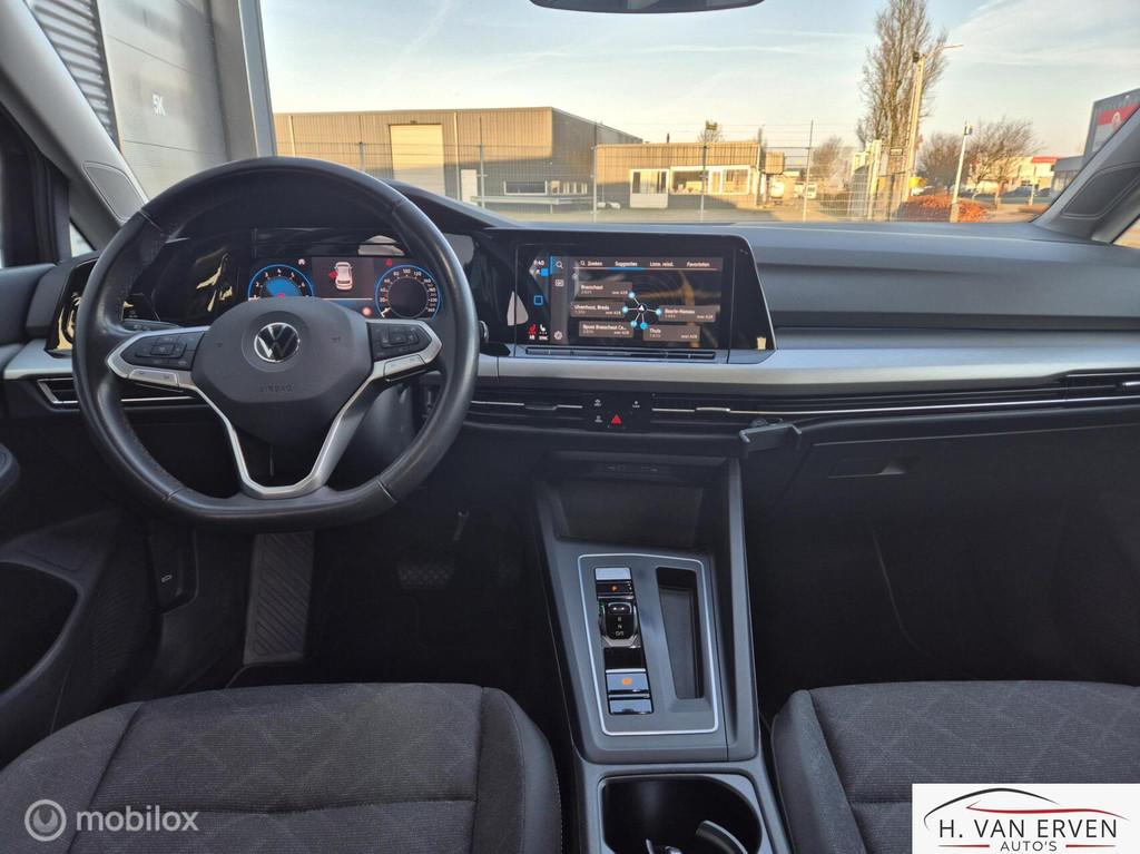 Volkswagen Golf 1.0 VIRTUAL COCKPIT ADAPTIVE CRUISE 18" BTW, Auto's, Euro 6, Zwart, 1202 kg, Bedrijf