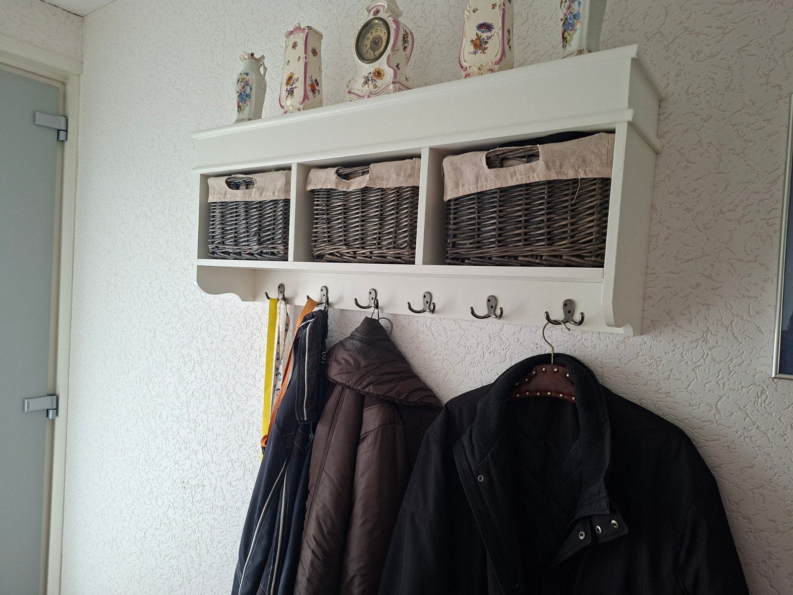 Witte wandkapstok met opbergmanden en haken, Gebruikt, Minder dan 100 cm, Hout, Ophalen