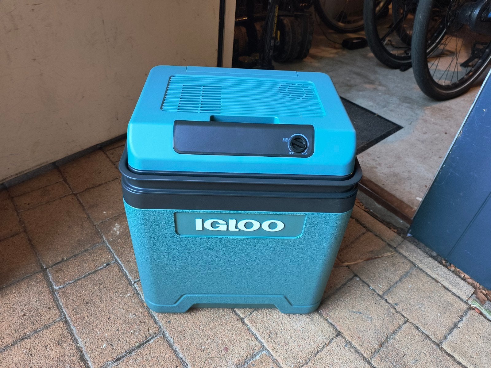 igloo IE27 koelbox zo goed als nieuw, Ophalen, Zo goed als nieuw
